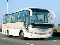 旅游中巴用车
